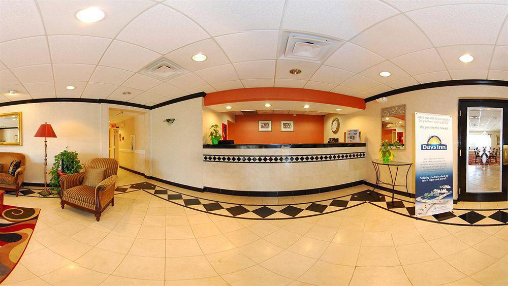 Hotel Baymont By Wyndham Latham Albany Airport Exterior foto